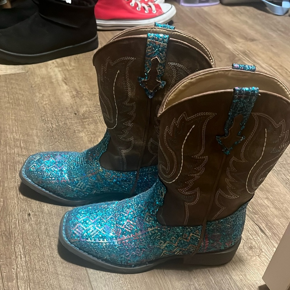 Kids roper boots size 3